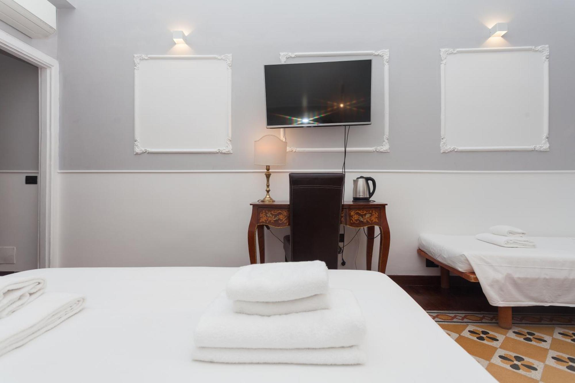 Palazzo Del Duca Piazza Navona Guest House Rome Exterior photo